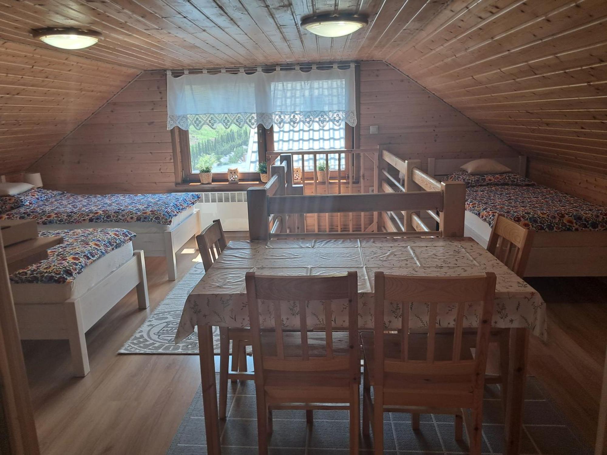 Holiday home Drewniany Daria I Tomek 2 Na 8 Osob *